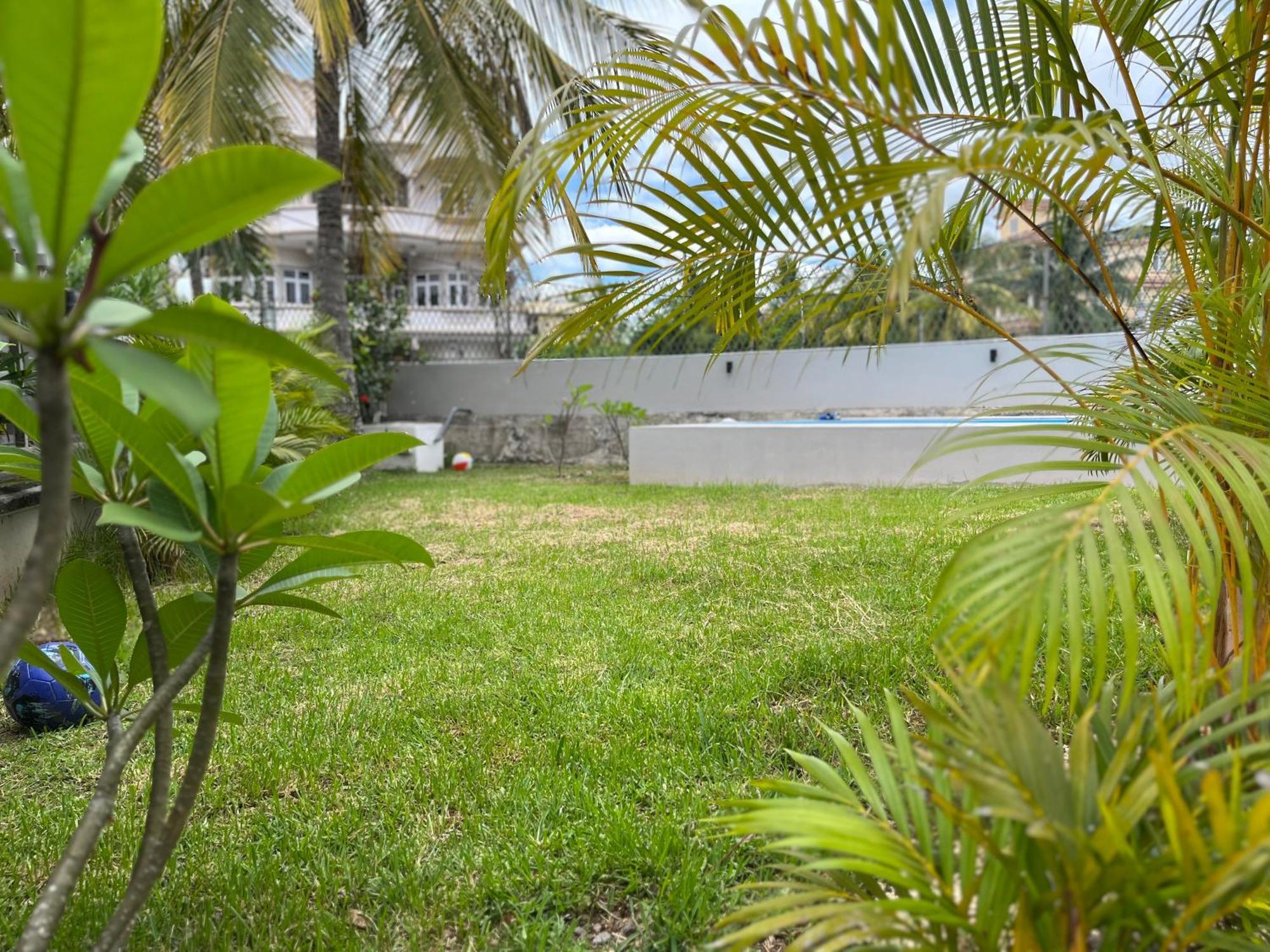 Seasons Break Apartment Pereybere Pereybere Beach Екстериор снимка